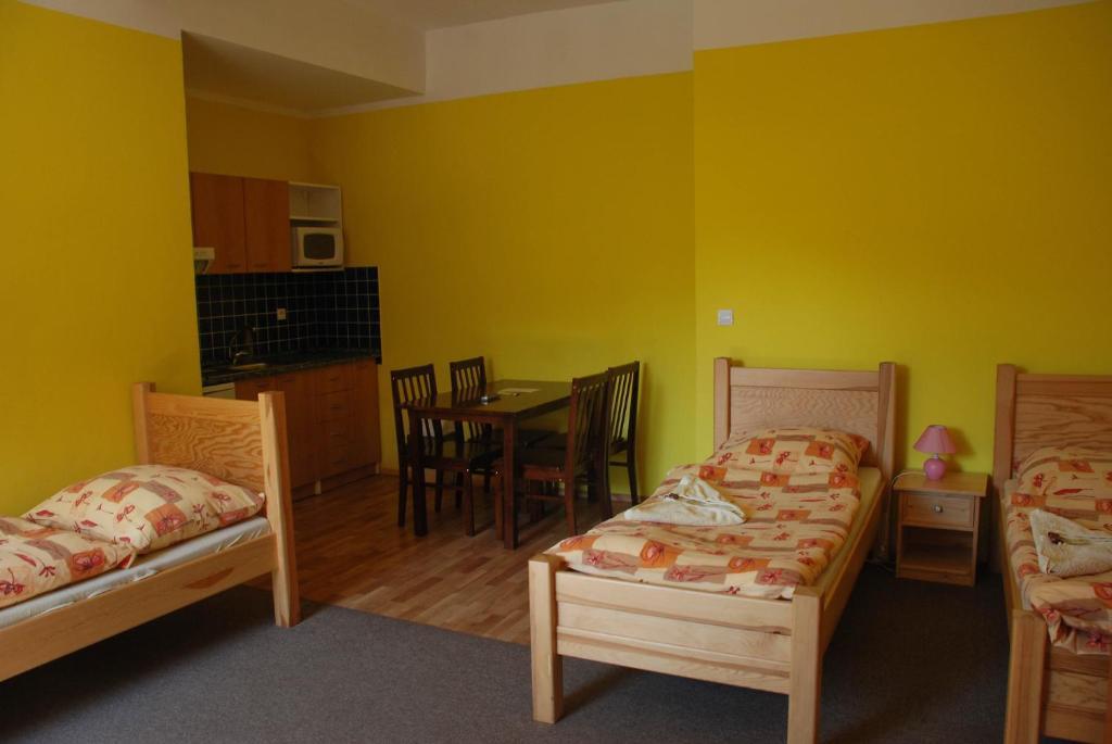 Hotel Marina Hermanuv Mestec Phòng bức ảnh