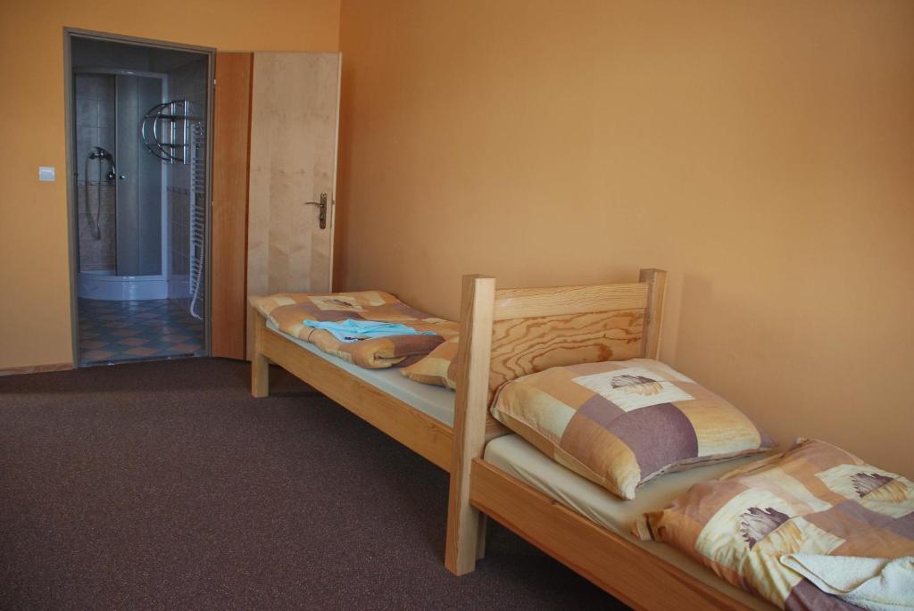 Hotel Marina Hermanuv Mestec Phòng bức ảnh