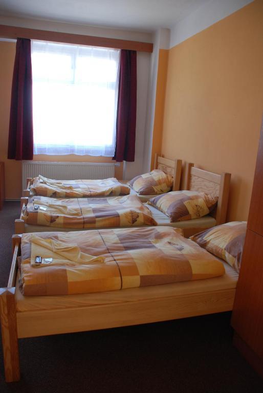 Hotel Marina Hermanuv Mestec Phòng bức ảnh